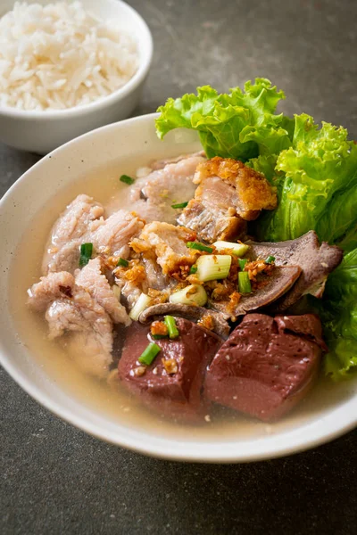 豚の内臓と血ゼリースープ丼 Asian Food Style — ストック写真