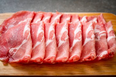 taze doğranmış domuz eti.