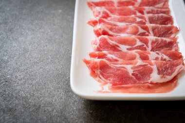 taze doğranmış domuz eti.