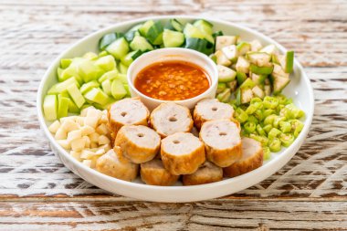 Vietnam domuz köftesi ve sebze paketleri (Nam-Neaung veya Nham Due) - Vietnam geleneksel yemek kültürü