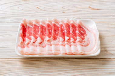 Dilimlenmiş taze domuz eti