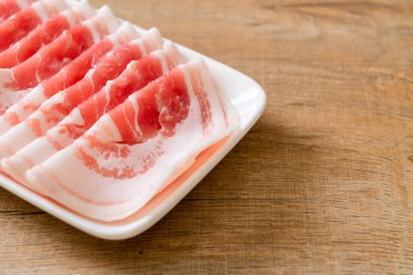 Dilimlenmiş taze domuz eti