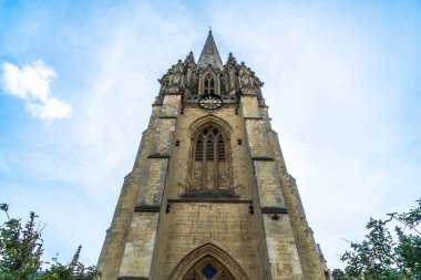 Oxford, İngiltere 'deki St. Mary Üniversitesi Kilisesi' nin Güzel Mimarisi.