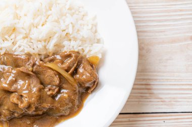 Dilimlenmiş Körili Pirinç - Japon usulü