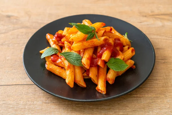 Massa Penne Molho Tomate Estilo Comida Italiana — Fotografia de Stock