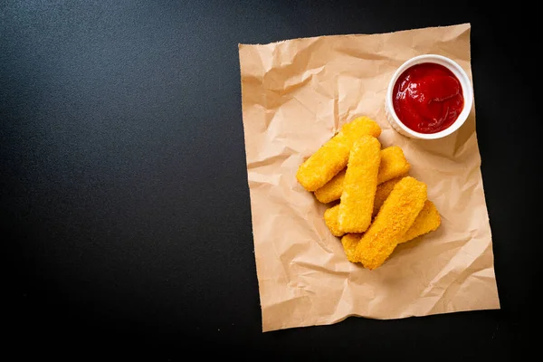 Knusprig Gebratene Fischfinger Mit Ketchup — Stockfoto