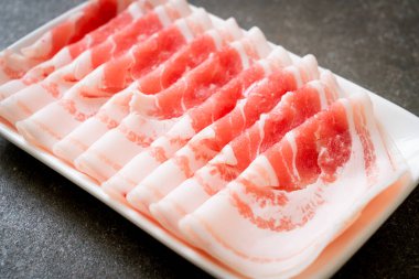 Dilimlenmiş taze domuz eti