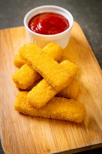 Knusprig Gebratene Fischfinger Mit Ketchup — Stockfoto