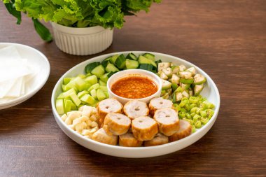 Vietnam domuz köftesi ve sebze paketleri (Nam-Neaung veya Nham Due) - Vietnam geleneksel yemek kültürü