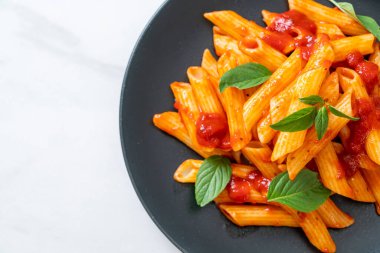 Domates soslu makarna İtalyan usulü.