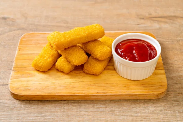 Křupavé Smažené Rybí Prsty Kečupem — Stock fotografie