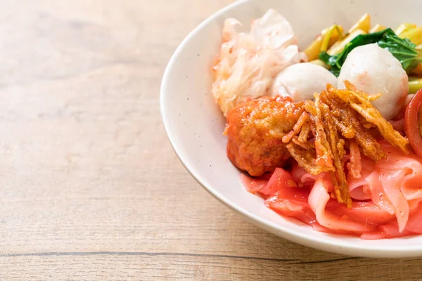 Yen Four Fideos Estilo Tailandés Seco Con Surtido Tofu Bola — Foto de Stock