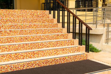 Merdiven basamağı dekoratif mozaik fayansla