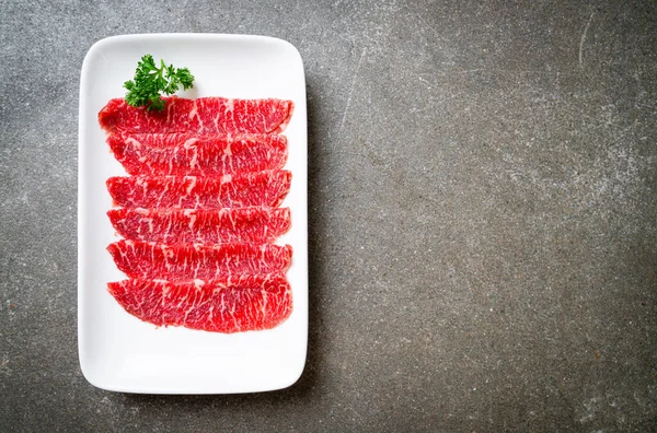 Carne Fresca Rodajas Crudas Con Textura Mármol Servida Para Sukiyaki — Foto de Stock