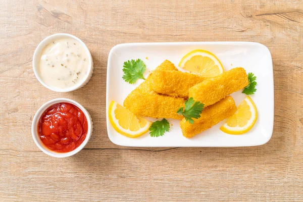 Gebratene Fischstäbchen Oder Pommes Frites Fisch Mit Sauce — Stockfoto