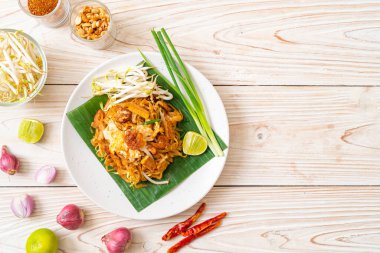 Pad Thai - Kızarmış pirinç eriştesi