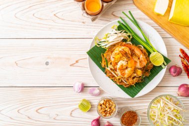 Pad Thai - Kızarmış pirinç eriştesi