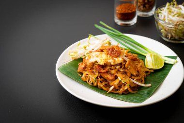 Pad Thai - Kızarmış pirinç eriştesi