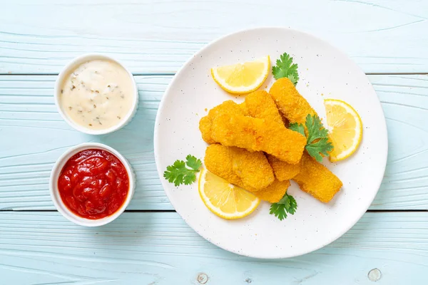 Gebratene Fischstäbchen Oder Pommes Frites Fisch Mit Sauce — Stockfoto