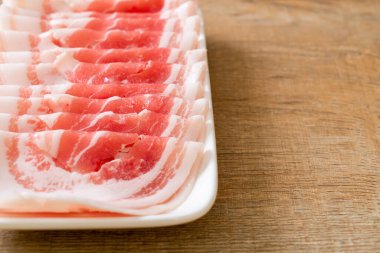 Dilimlenmiş taze domuz eti