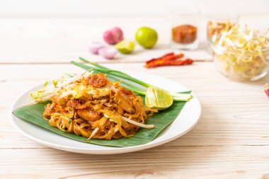 Pad Thai - Kızarmış pirinç eriştesi