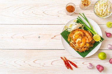 Pad Thai - Kızarmış pirinç eriştesi
