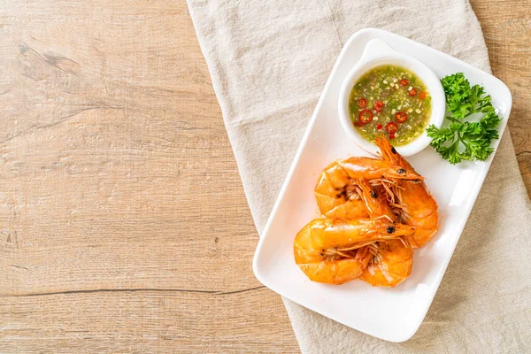 Udang Asin Dipanggang Atau Udang Dengan Saus Pedas Seafood Gaya — Stok Foto