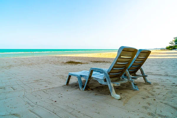 Chaise Plage Vide Sur Sable Avec Fond Mer Océan — Photo