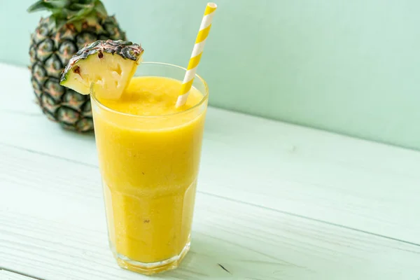 Fresh Pineapple Smoothie Glass Wood Table Healthy Drink — Stock Photo, Image