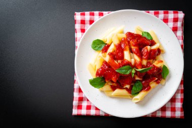 Domates soslu makarna İtalyan usulü.