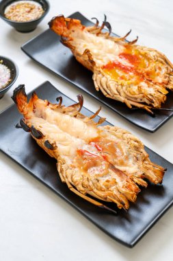 Izgara Taze Dev Nehir Karidesi Baharatlı Deniz Ürünleri Soslu