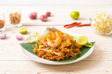 Pad Thai - Kızarmış pirinç eriştesi