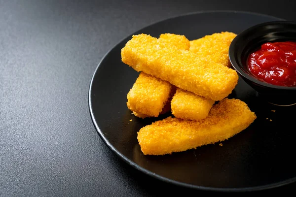 Křupavé Smažené Rybí Prsty Drobky Chleba Podávané Talíři Kečupem — Stock fotografie