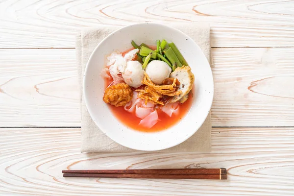 Yen Four Fideos Estilo Tailandés Con Surtido Tofu Bola Pescado — Foto de Stock