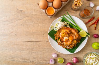 Pad Thai - Kızarmış pirinç eriştesi