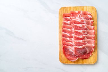 taze doğranmış domuz eti.