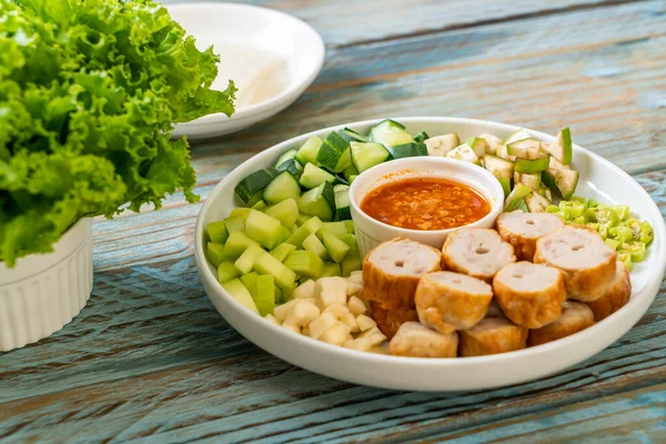 Vietnam domuz köftesi ve sebze paketleri (Nam-Neaung veya Nham Due) - Vietnam geleneksel yemek kültürü