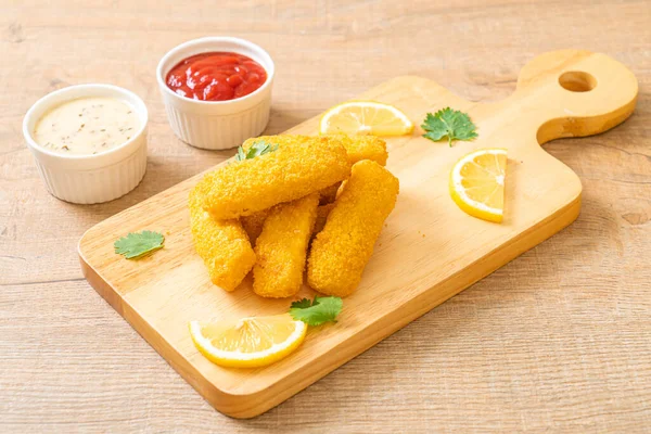 Gebratene Fischstäbchen Oder Pommes Frites Fisch Mit Sauce — Stockfoto