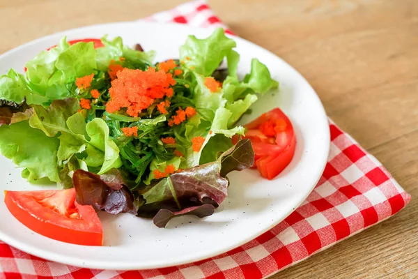 Salada Legumes Com Algas Japonesas Ovos Camarão Estilo Comida Saudável — Fotografia de Stock