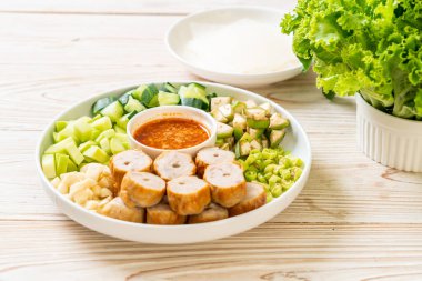 Vietnam domuz köftesi ve sebze paketleri (Nam-Neaung veya Nham Due) - Vietnam geleneksel yemek kültürü