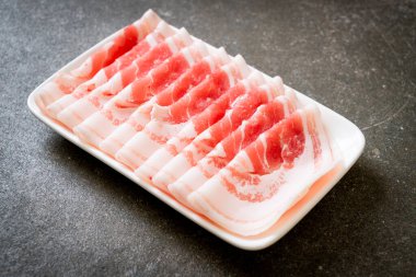 Dilimlenmiş taze domuz eti