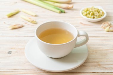 sıcak limon suyu bardağı