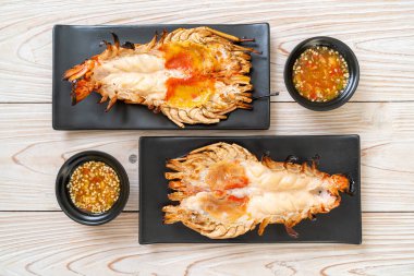 Izgara Taze Dev Nehir Karidesi Baharatlı Deniz Ürünleri Soslu