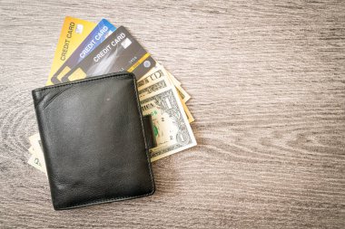 Para ve kredi kartlı cüzdan - Ekonomi ve finans kavramı