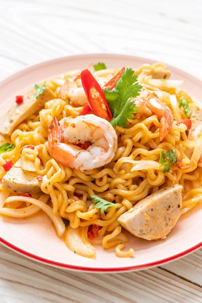Spicy Instant Noodles Salad Shrimps Thai Food Style — Stock Photo, Image