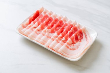 Dilimlenmiş taze domuz eti