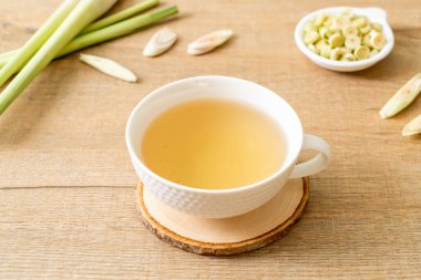 sıcak limon suyu bardağı