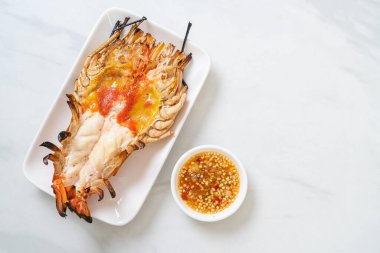 Izgara Taze Dev Nehir Karidesi Baharatlı Deniz Ürünleri Soslu