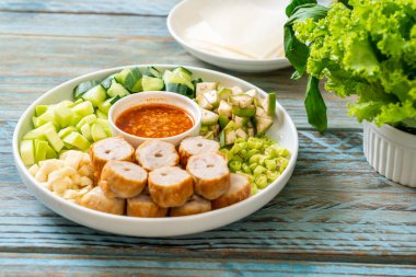 Vietnam domuz köftesi ve sebze paketleri (Nam-Neaung veya Nham Due) - Vietnam geleneksel yemek kültürü