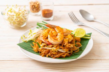 Pad Thai - Kızarmış pirinç eriştesi
